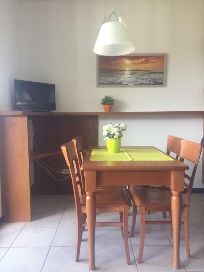 代森扎诺-德尔加达Casa Palazzo公寓 外观 照片